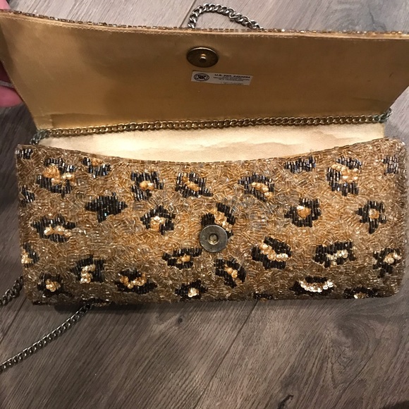 Retro Golden Leopard Beaded Clutch w/ chain strap - Picture 5 of 10